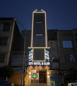 Citi Hotel & Community Club - 3hvězdičkové hotely ve městě Faisalábád