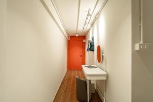 2BR APT on 2nd floor for 6 ppl