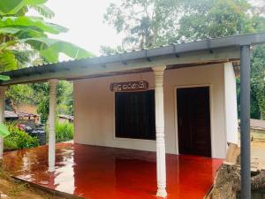 Ella, Private One-Bedroom Apartment with Attached Bath & Open Kitchen -