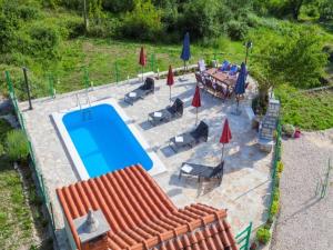 Villa in Tučepi with Pool near Seabeach