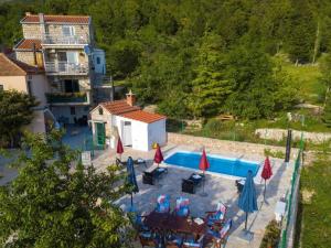 Villa in Tučepi with Pool near Seabeach