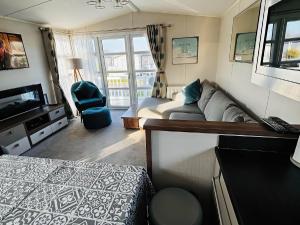 Hopton Holiday Village - Holiday Accommodation 632
