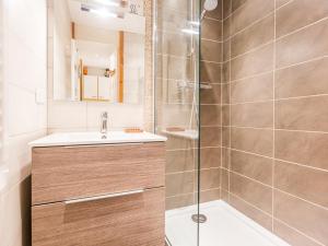 Studio rénové idéalement situé à Montchavin, proches pistes et commerces, avec balcon et parking gratuit - FR-1-329-22