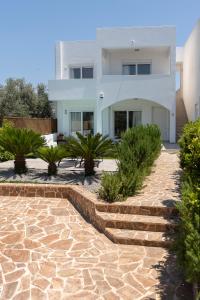 Rosemary Rhodes Villa