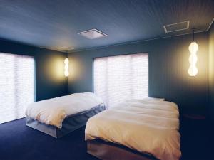 地元酒屋が手がける一棟貸し宿 -霧ノ音-