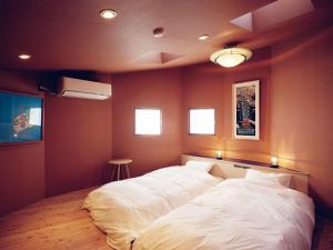 地元酒屋が手がける一棟貸し宿 -霧ノ音-