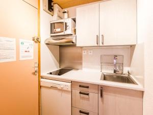 Studio rénové à Montchavin La Plagne, proche pistes et commerces, balcon, casier à skis, parking gratuit - FR-1-329-28