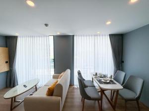 Bright 2BR Rawai Condo Pools Gym S5507