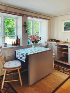 Historic Cottage In The Heart Of Österlen