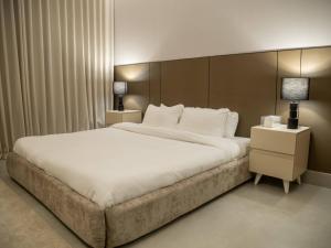 شقة بغرفة نوم ماستر وغرفة معيشة دخول ذاتي قريبة من المطار والوجهات الترفيهية Master Bedroom Apartment with Living Room Self Check in Near Airport and Popular Attractions