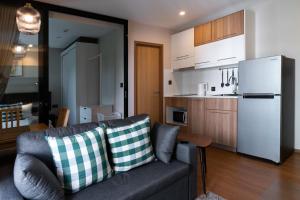 Bright 1BR X413 Desk Pool View