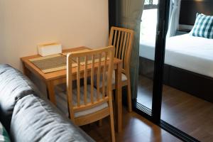 Bright 1BR X413 Desk Pool View