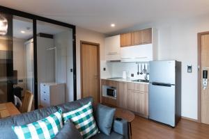 Bright 1BR X413 Desk Pool View