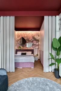 Violet Lux Apartment