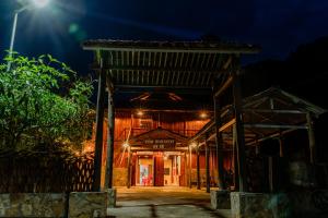 Cốm Homestay Bản Giốc