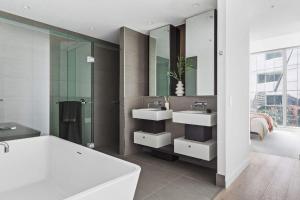 Docklands 3BR Getaway Harbour View & Free Parking