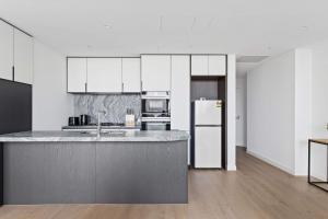 Docklands 3BR Getaway Harbour View & Free Parking