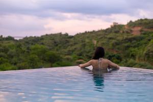 StayVistas Sage Scenery - Mountain-View Villa with Infinity Pool & Terrace