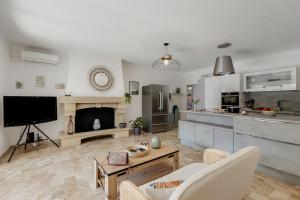 Villa Sunlight Escape St Raphael - Happy Rentals