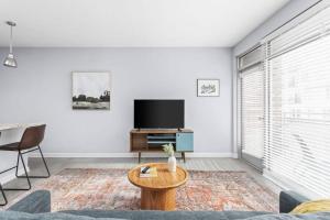 CozySuites l Dream 1BR, Monument Circle, Indy