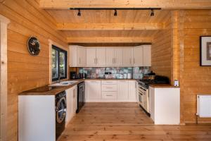 Rushbrook Log Cabin with sauna