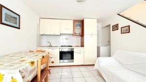 N079 - Numana, delizioso cielo-terra nel centro storico