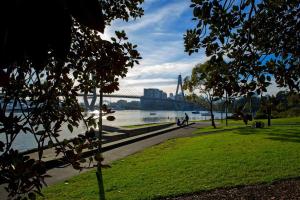 Modern 3BR Glebe Home with Terrace & Garage for 8