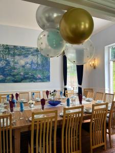 Lambourn House, Countryside Retreat for up to 26