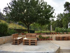 Villa in Neoric with Pool and Bubble Bath