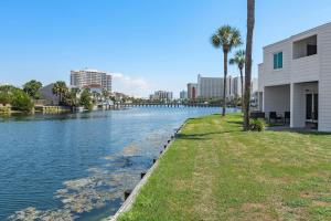 Shoreline Towers Townhouse 4-3