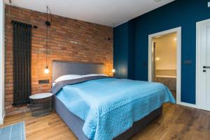 Funky lux 2 bedroom loft in the Old Town