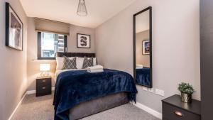 Stylish Liverpool Apartment with Parking & Balcony
