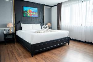 Aaron Riverview Hotel