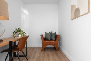 Stunning Seymour - 3 Bed 2 Bath - Amazing Location