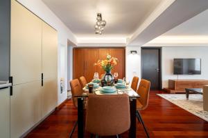 Spectacular River Views 2BR Flat - Top Location