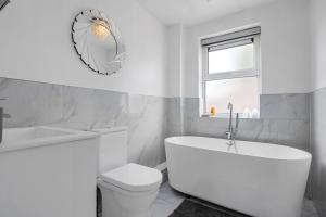 3 Bed Home Near Birmingham Centre & Transport Links