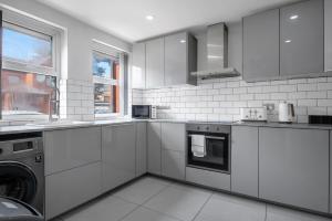 3 Bed Home Near Birmingham Centre & Transport Links