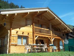 Chalet Le Rocher de la Serraz