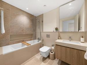 Infinity Pool Walk to Burj Khalifa Downtown 1BR