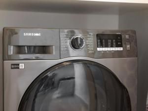 Infinity Pool Walk to Burj Khalifa Downtown 1BR