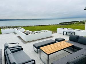 Spectacular ocean views & minutes to Cliffs- Clahane Shore Lodge