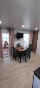 MH330 2 chambres et 1 salle de bain dans camping 4 étoiles