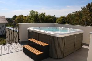 House AGAPE near Zagreb with rooftop jacuzzi