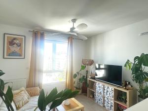 Spacious & bright apartment Joliette district