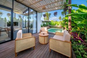 Tropical Vibes Only - Spacious 3BR Villa - Beach & Pool Bliss