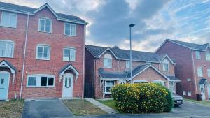 Hana Holiday Home -Large property 5 Bedroom En-Suite Home - Room Booking only