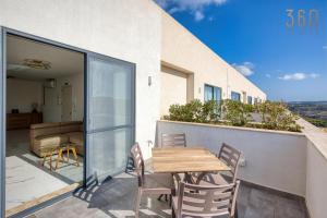 Penthouse Paradise in Mellieħa with Private Pool by 360 Estates