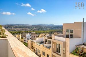 Penthouse Paradise in Mellieħa with Private Pool by 360 Estates