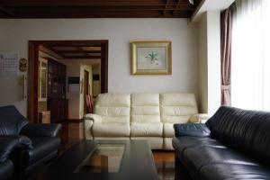 修遊館 札幌から40分 最大8名 トイレ3個 風呂2個 駅から徒歩5分 駐車場6台 ペットok