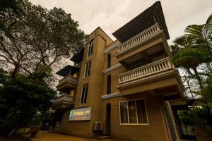 Treebo Blue Roof, Kelwa